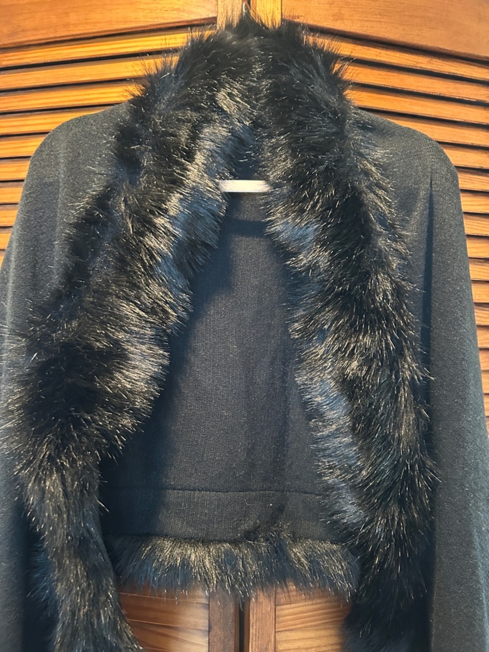 Black Faux Fur Trim Poncho Shrug Shawl - Picture 5 of 7